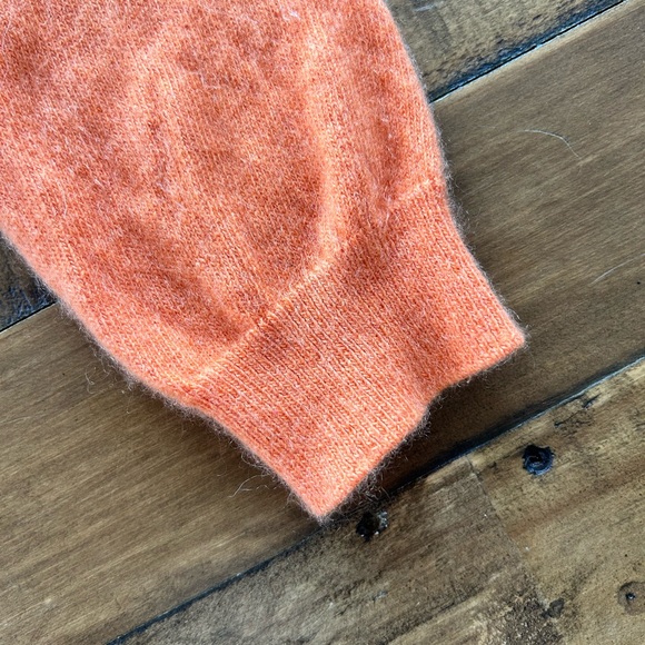 ****SOLD**** Vintage Cashmere Sweater / Pringle of Scotland - Picture 9 of 12